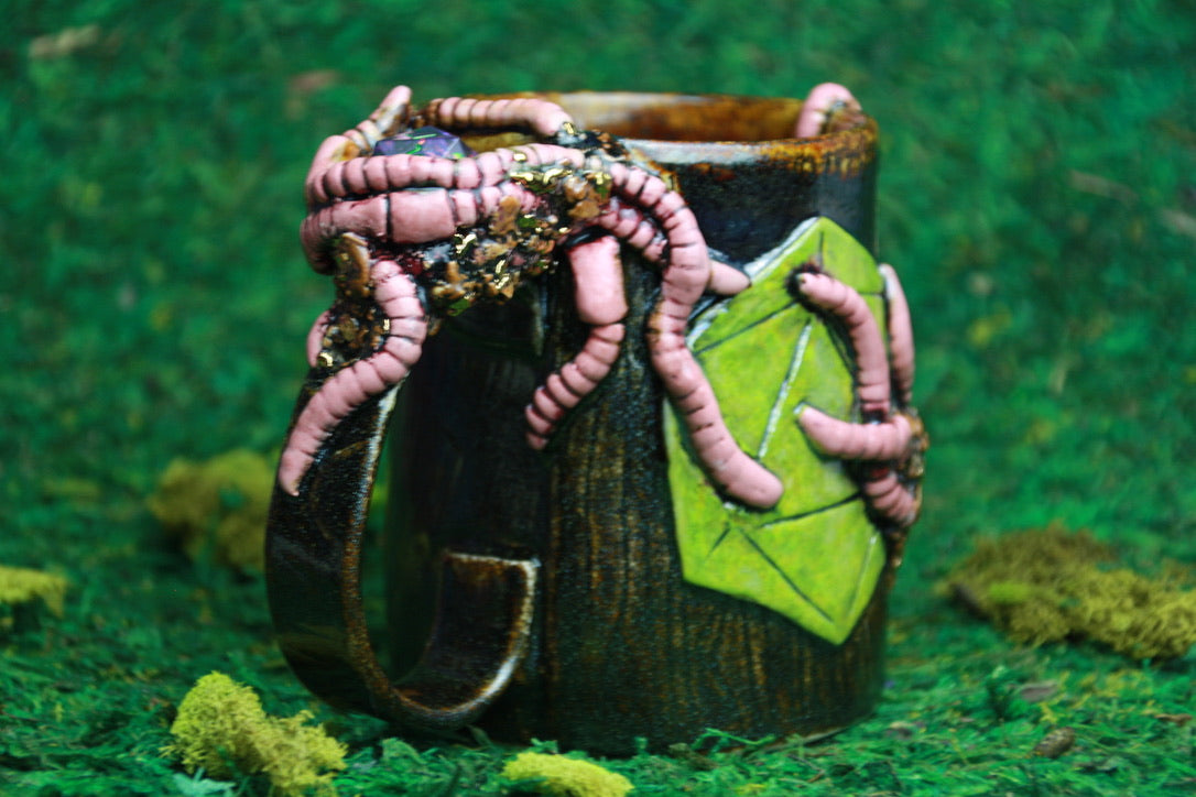 Worm Dice Mug