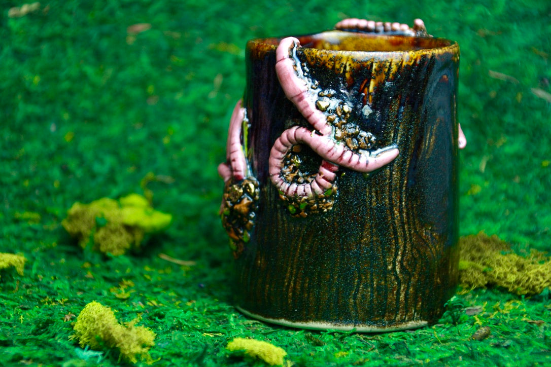 Worm Dice Mug