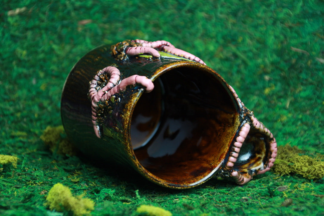 Worm Dice Mug