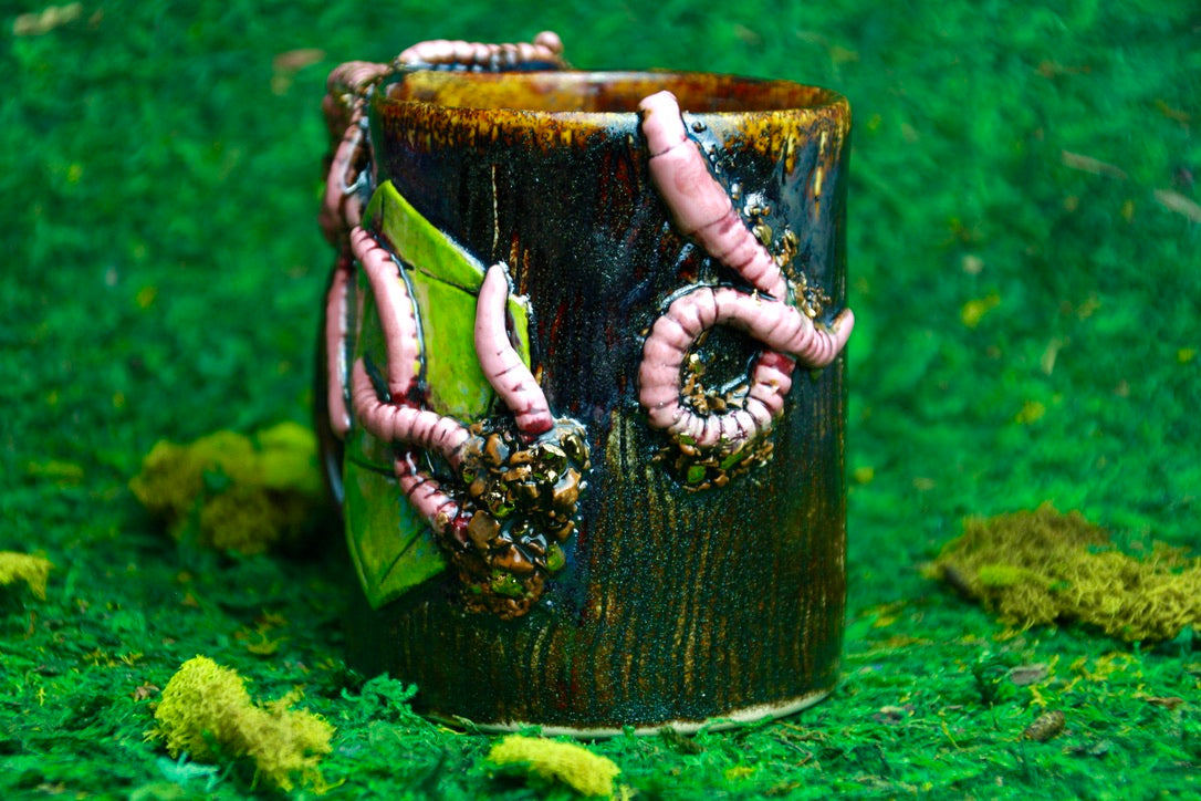 Worm Dice Mug