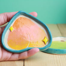 Load image into Gallery viewer, Sparkle fruit trinket dish
