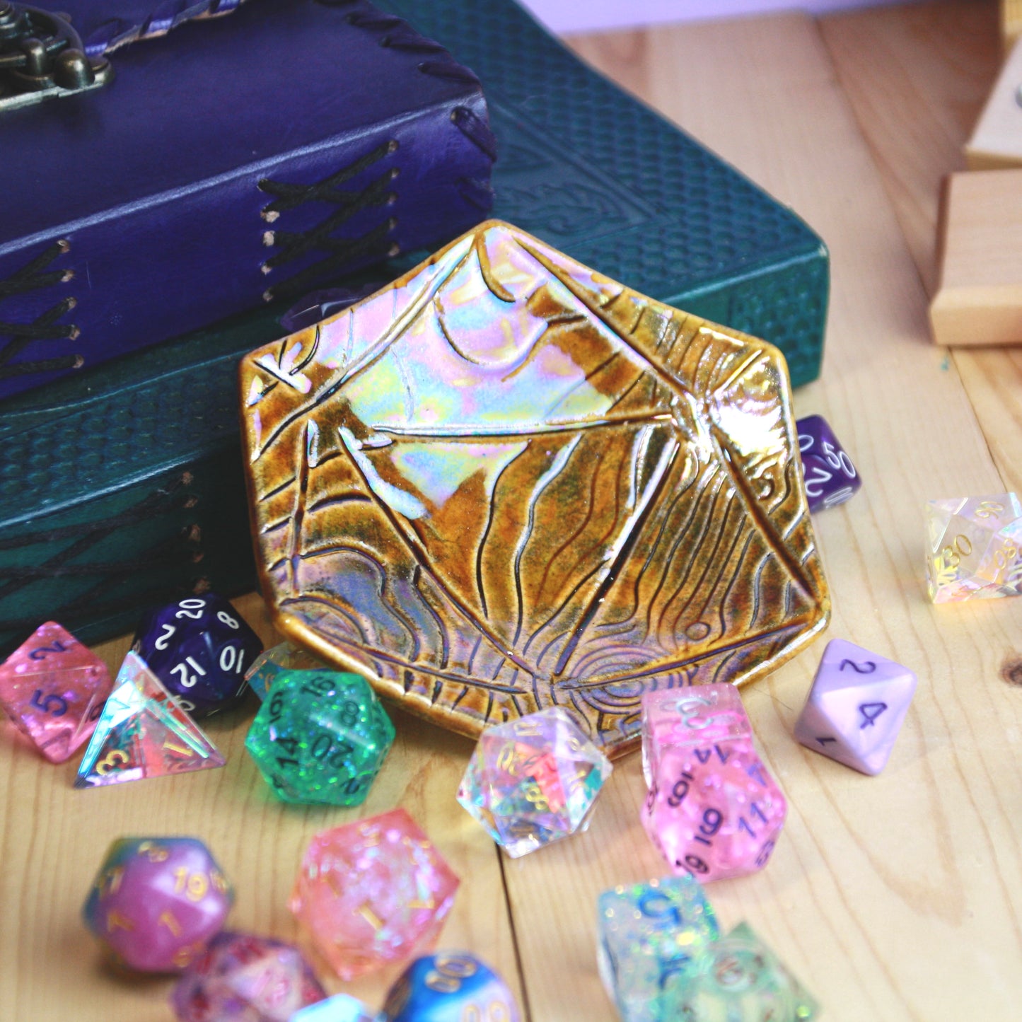 Woodgrain d20 trinket dish